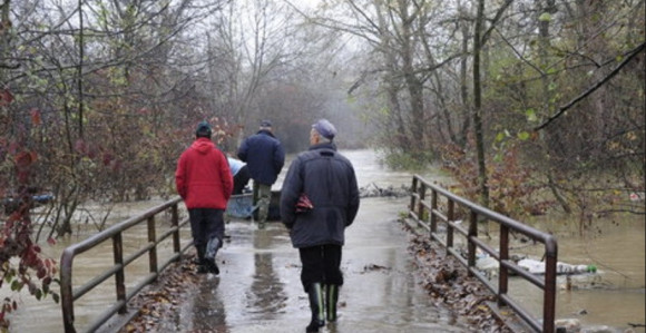 Oči Semberaca su uprte u nebo. Dokle?