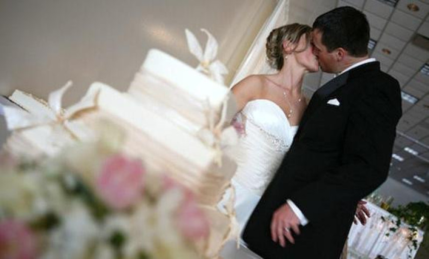 Razveli se 6 sati nakon vjenčanja