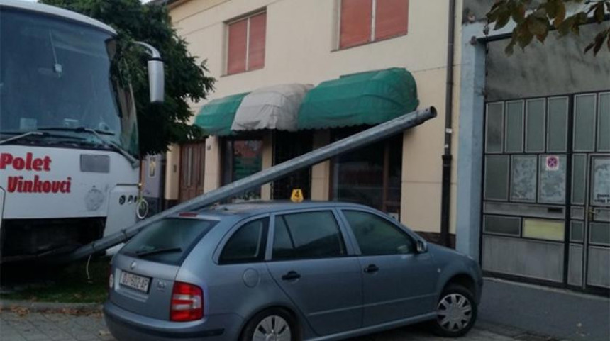 Vozač autobusa preminuo 