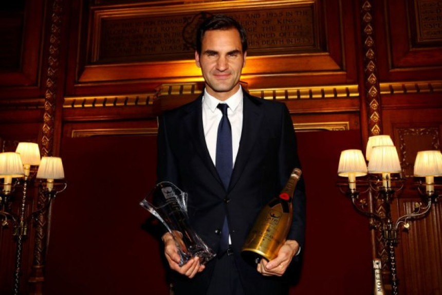 Federer u Londonu juriša na "stotku"!