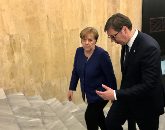 Vučić o Kosovu sa Merkelovom 