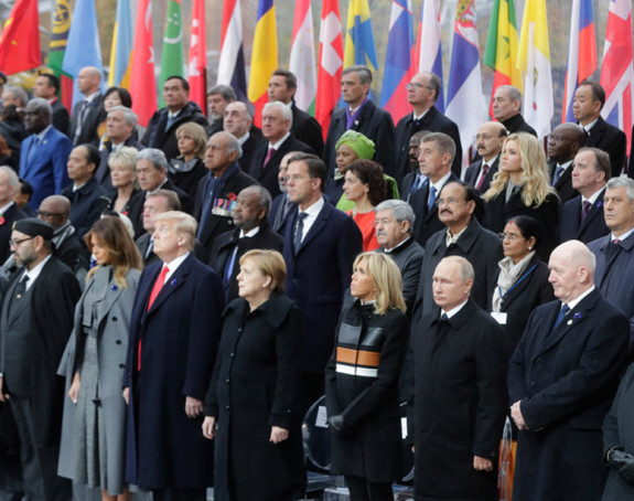 Skandalozno: Tači sjedi blizu Putina