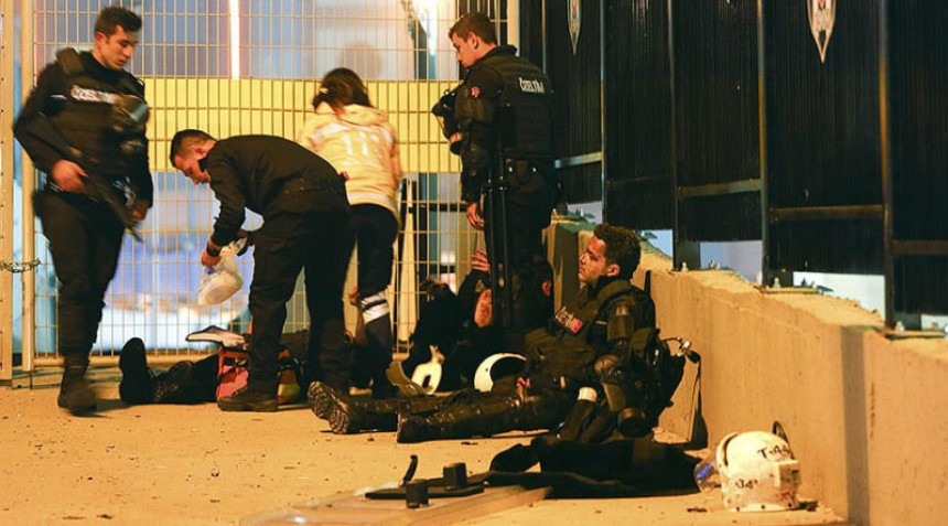 Напад у Истанбулу: 38 мртвих, 166 рањених