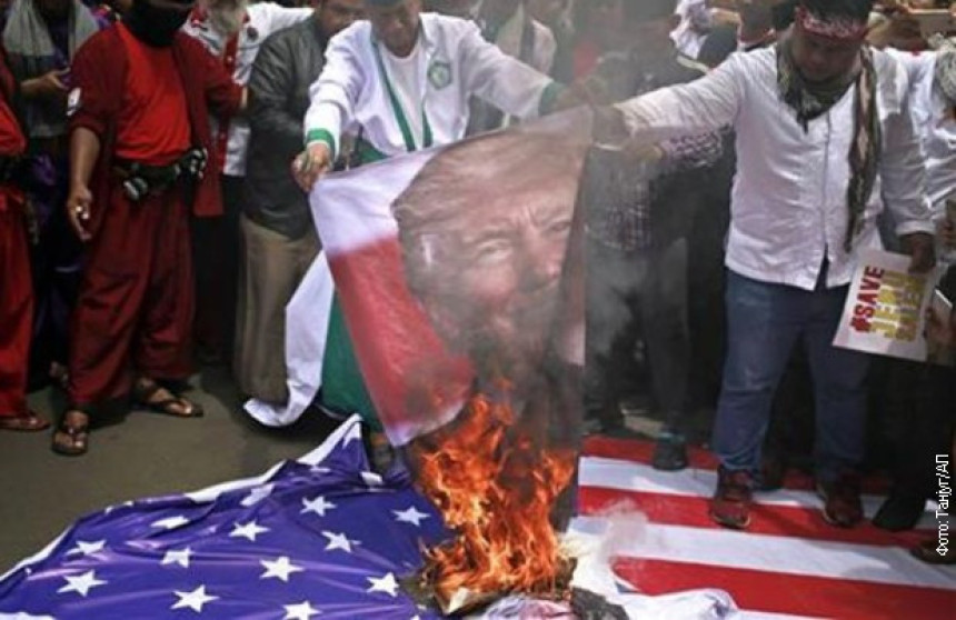 Palili američke i izraelske zastave