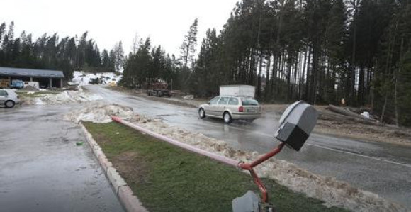 Vjetar rušio sve pred sobom