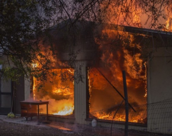 Калифорнија: Пожар велики као Њујорк