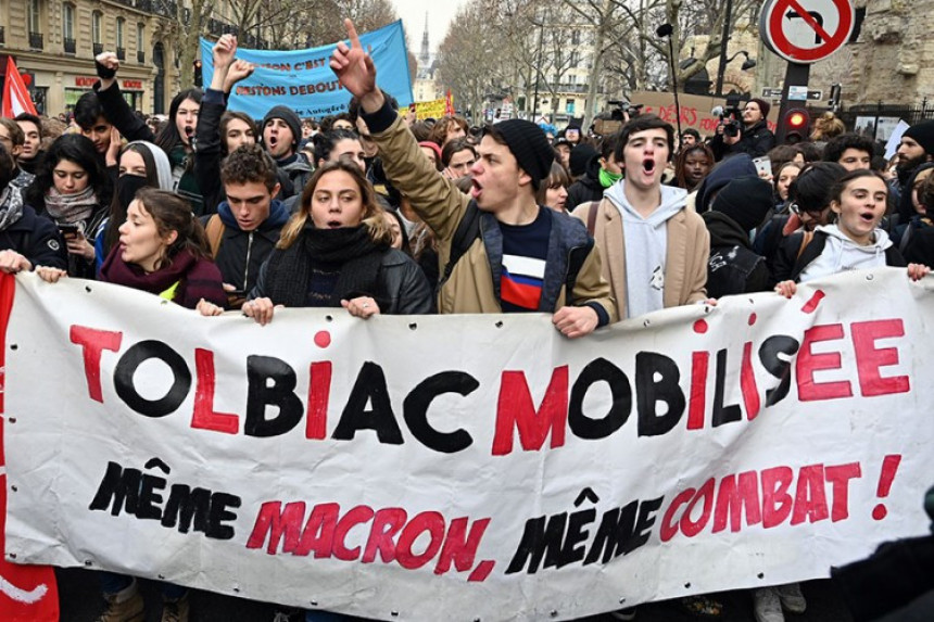 "Црни уторак": Протест ученика