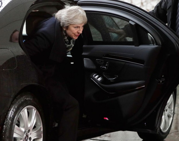 Novi problemi: Mejova zaključana 