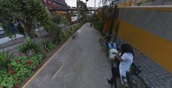 Pronašao svoju ženu sa švalerom preko Google Street mape!
