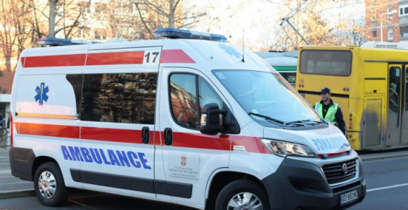 Beograd: Žena skočila sa Plavog mosta