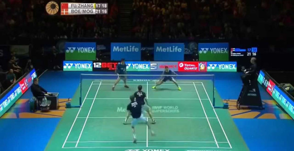 Video: Posle ovoga poštovaćete badminton...