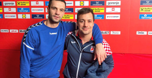 Играчи загрљени, Савез тражи бонтон, новинари "олују"!