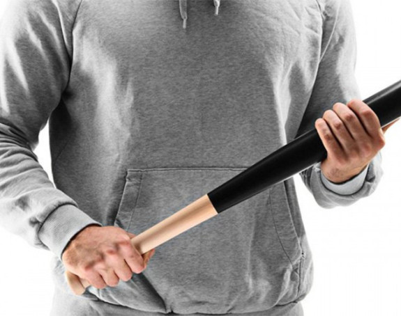 Mladića istukli bejzbol palicom