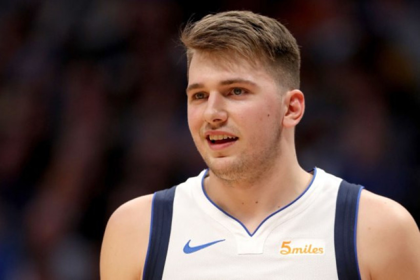 "Luka, znaš li da ne bi trebalo da radiš to što radiš?"