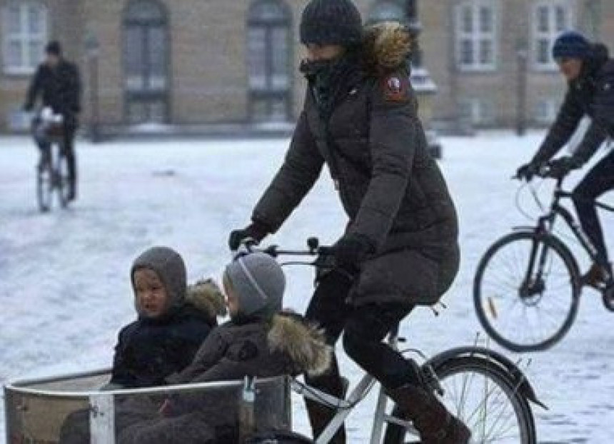 Kad princeza Danske vozi svoju djecu u vrtić