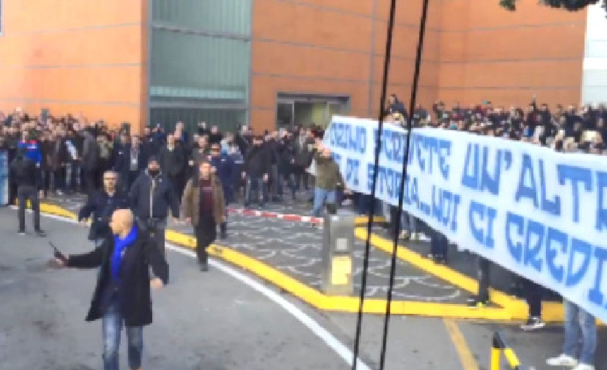 Видео: Као да иду у рат! А и није да није тако...