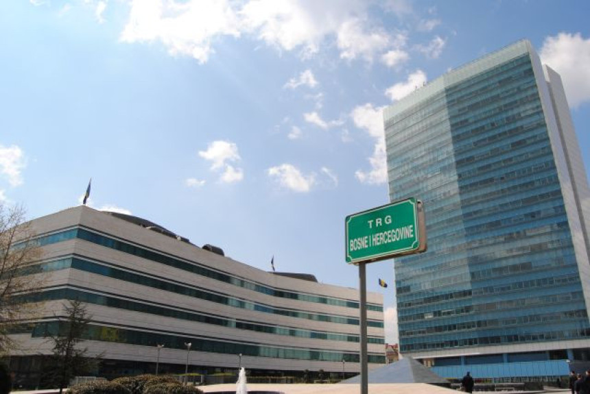 Ko dobija, a ko gubi povlačenjem Srba