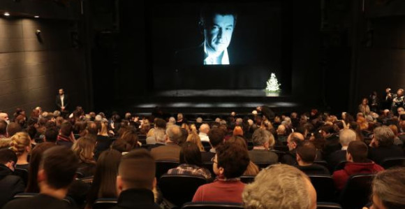 Na komemoraciji muk, tuga i suze