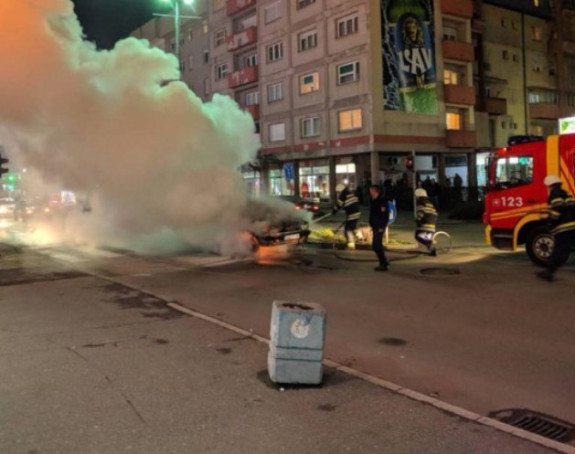 Auto gorjelo u centru Bijeljine
