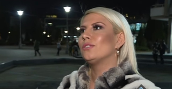  Dea zasmejava sve u okolini