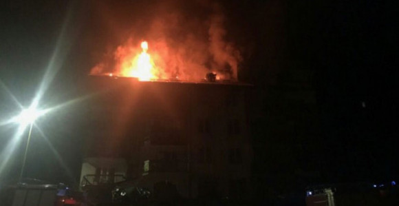 Pozar u zgradi, evakuisani stanari