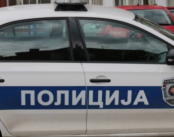 Gorio policijski automobil u BG