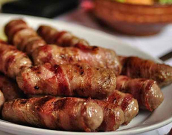 Vaterpolisti Srbije u Banjaluci smazali 54 porcije ćevapa!