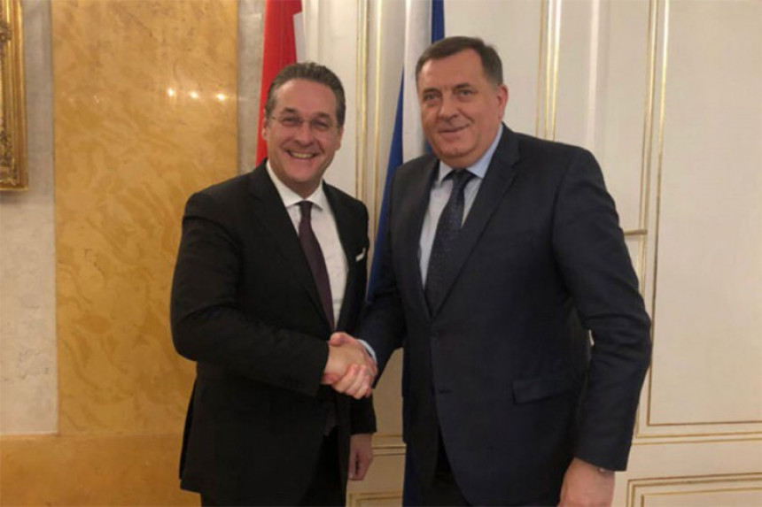 Dodik u Beču kod Štrahea