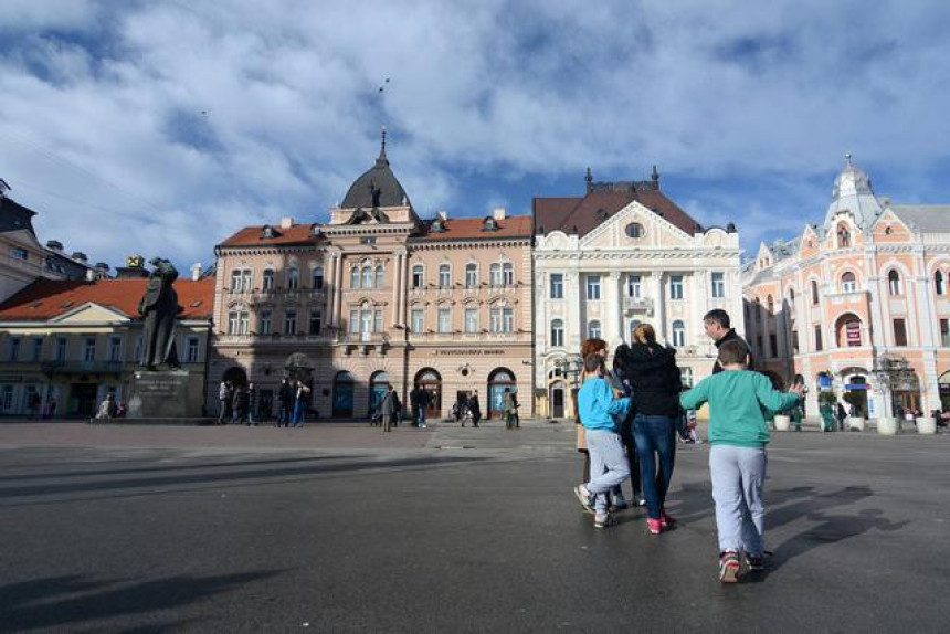 U Novom Sadu pas izujedao dijete i oca