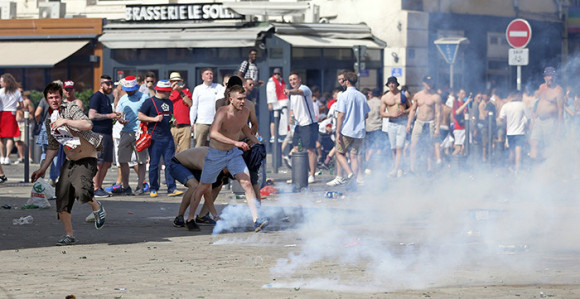 Rusi mogu da nastave da mlate po Francuskoj - kazna tek za naredni EURO!
