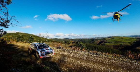 WRC: Nojvil praši Latvalu i Ožijea na sardinijskom makadamu!