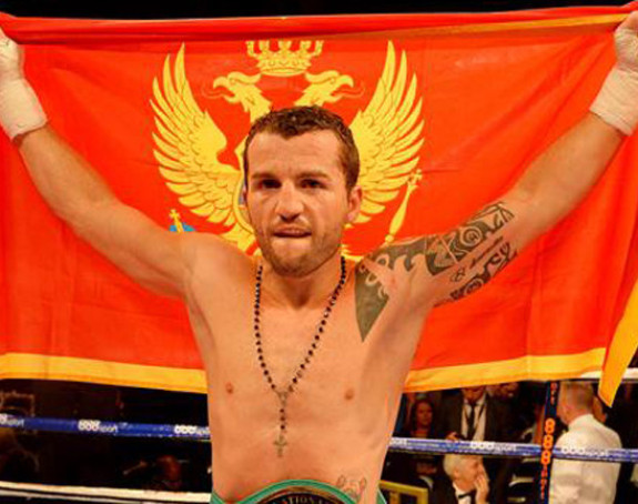 Video: Veliki uspjeh crnogorskog boksera! Zlatičanin šampion svijeta u WBC verziji!