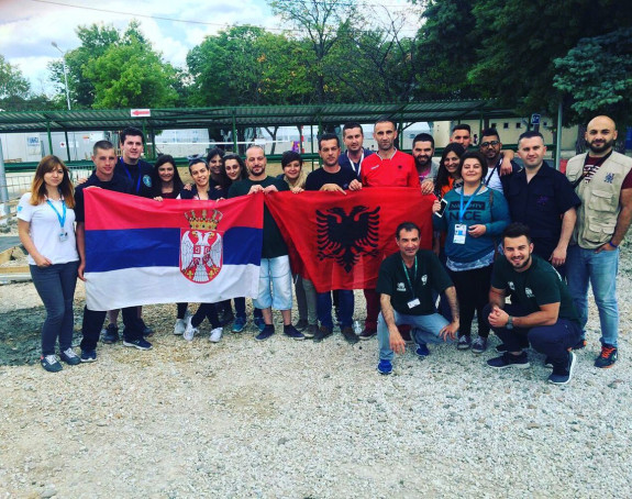 Nevjerovatno?! Ili možda nije...?! Srbi u Preševu uz Albance!