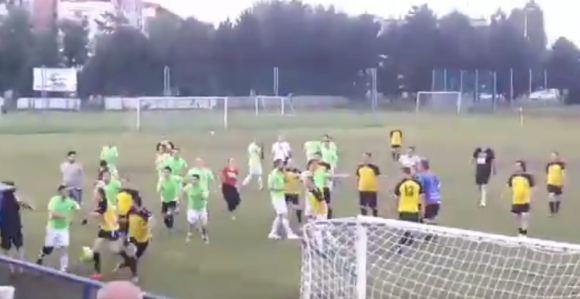 Hrvatski veterani se skupili za fudbal, pa se makljali!