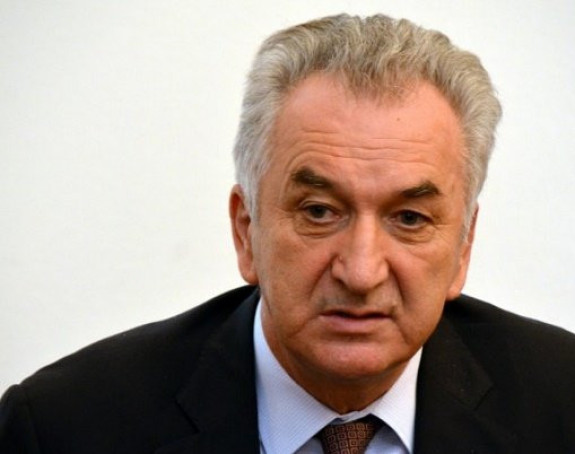Сјенку на самит бацила Влада РС
