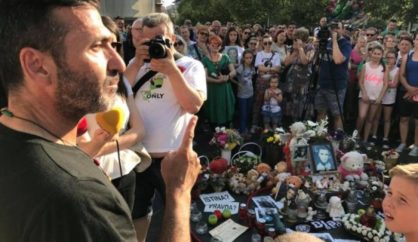 "Branioci srpstva dođite na trg"! 