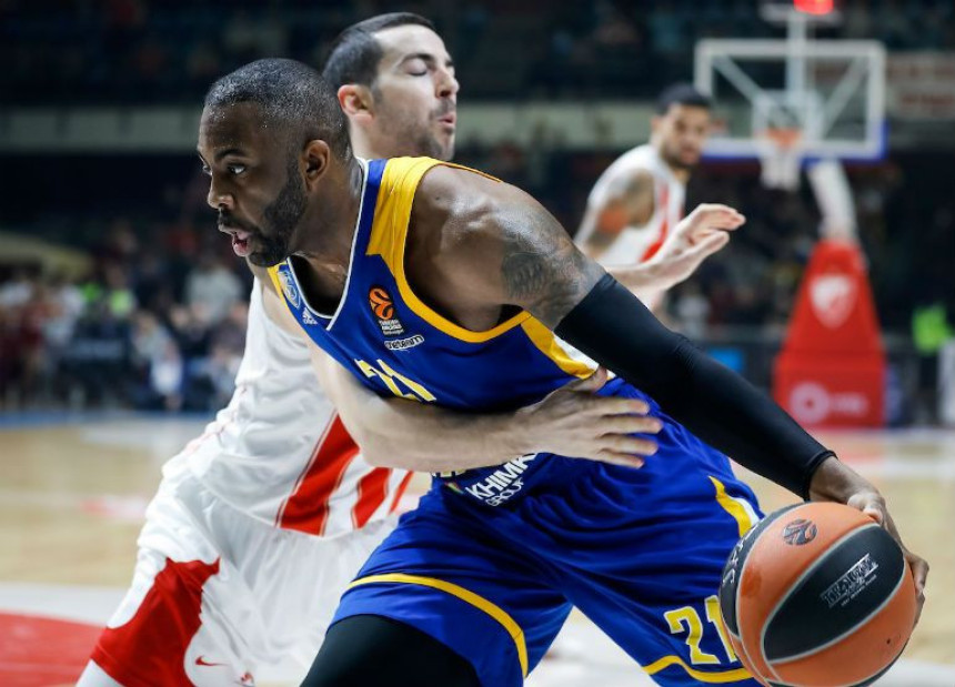 Efes nastavlja da ''štanca'' pojačanja!