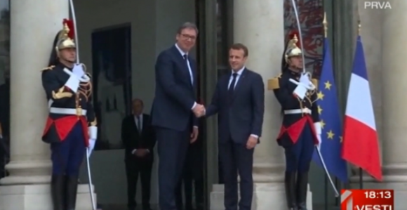 Vučić i Makron sa građanima u BG