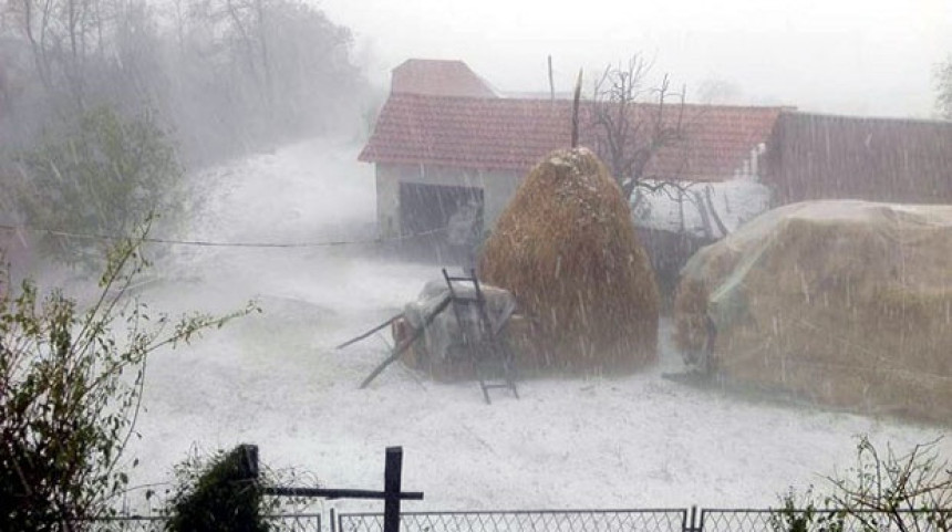 Srbija: Oluja praćena gradom