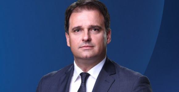 Vlada prvo da donese odluke 