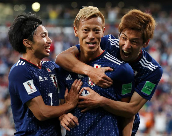 Honda može sve: Igra u Australiji, vodi Kambodžu!