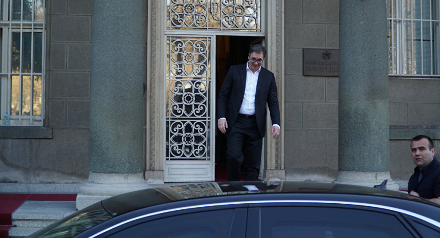 Od sada će samo žene čuvati Predsjedništvo 