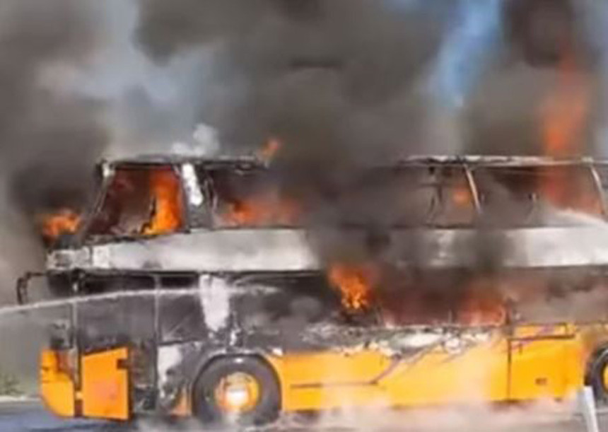 Beograd: Zapalio se autobus, nije bilo povrijeđenih