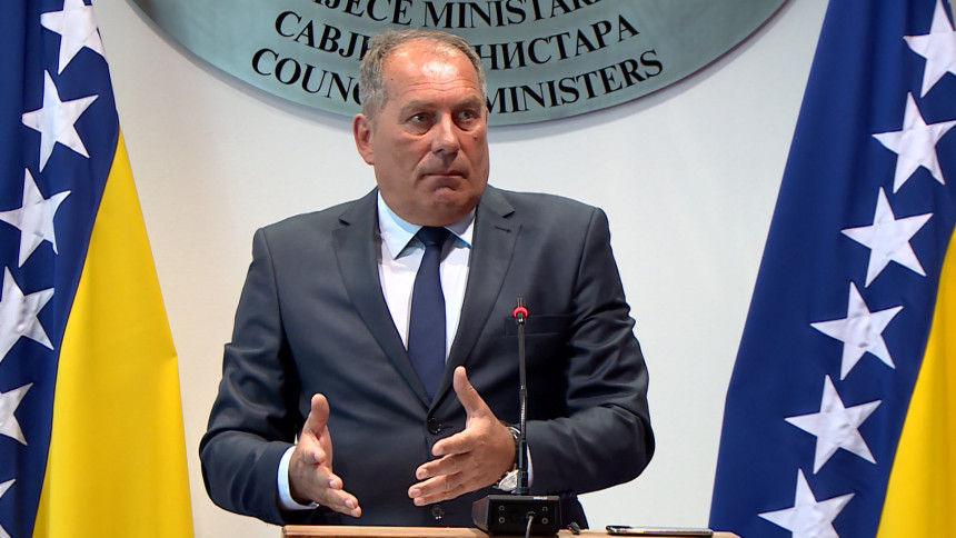 Mektić: SNSD je gore uništio "RAOP" od požara  