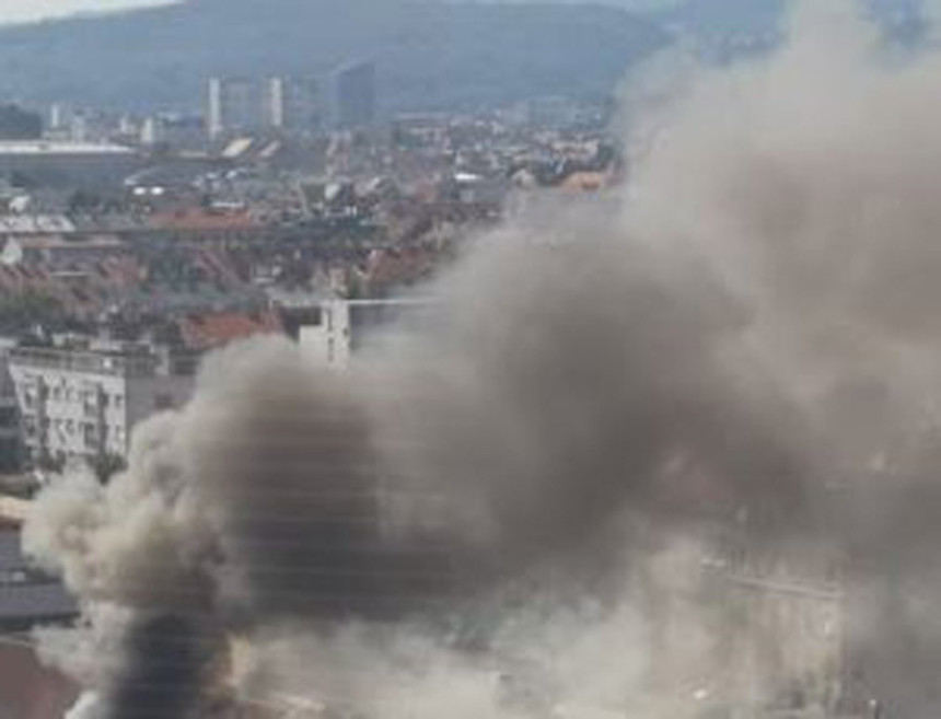 Izgorio putnički vagon u Zagrebu (video)