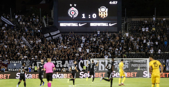 Partizan zbog rasizma navijača dva meča bez publike!