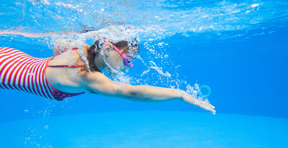 Koji stil plivanja je dobar za leđa?
