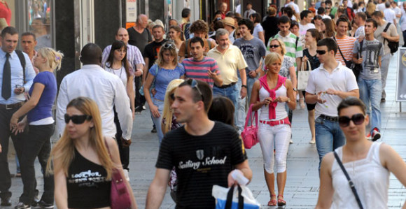 Mladi vole Rusiju a žele da idu u zapadnu Evropu 