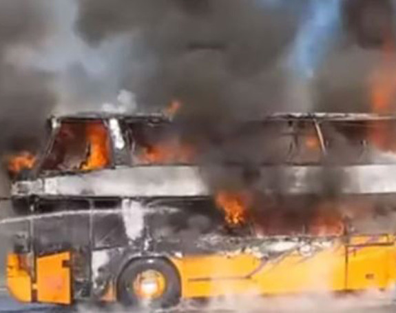 Београд: Запалио се аутобус, није било повријеђених