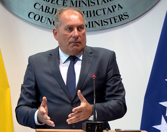 Mektić: SNSD je gore uništio "RAOP" od požara  